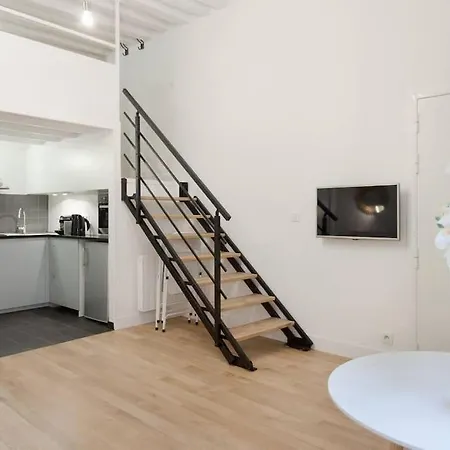 Avec Beaux Volumes Cœur Du Marais *