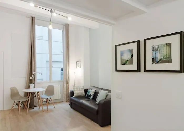 Avec Beaux Volumes Cœur Du Marais * Paris